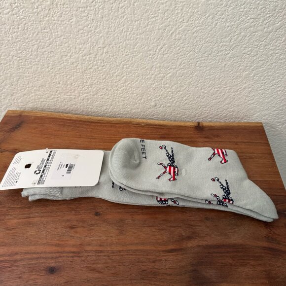 NWT Keeneland Racetrack American Flag Motif Socks Size Large - Picture 3 of 4